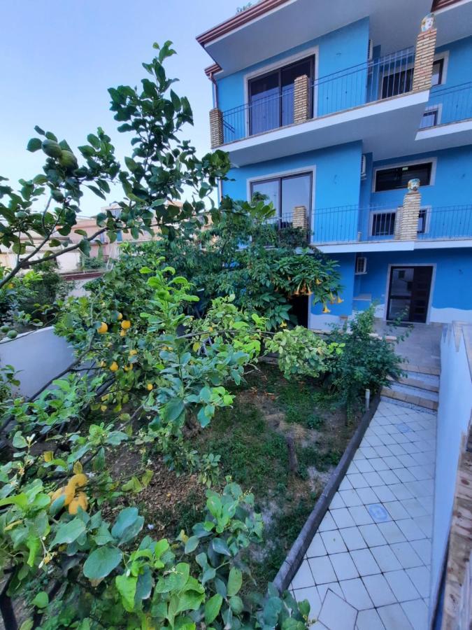 ジャルディーニ・ナクソス Taorbay Bed & Breakfast エクステリア 写真