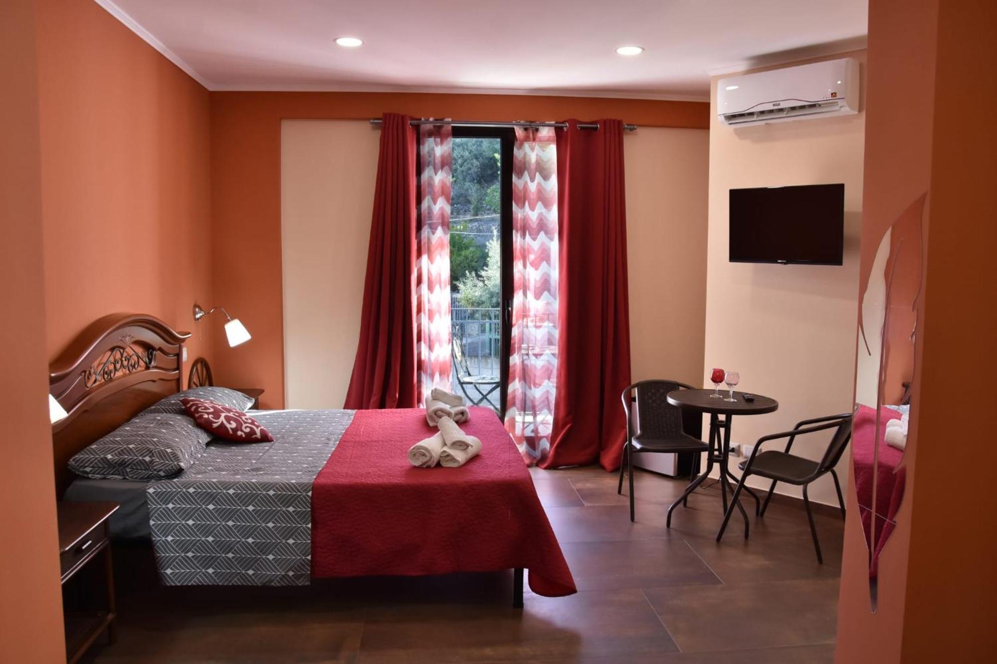 ジャルディーニ・ナクソス Taorbay Bed & Breakfast エクステリア 写真